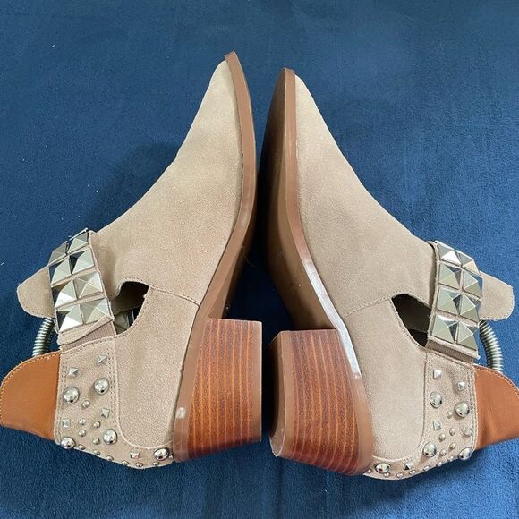 Steve Madden Zenna Taupe Leather Ankle Boots w/Silver Studs size 9.5M - Picture 5 of 11